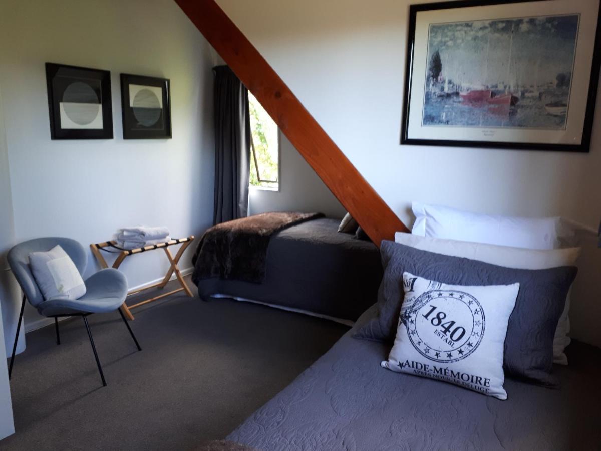 타우마루누이 Rangaroa Heights B&B 외부 사진